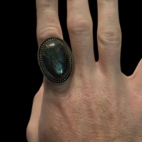 Labradorite Ring - Picture 4 of 4